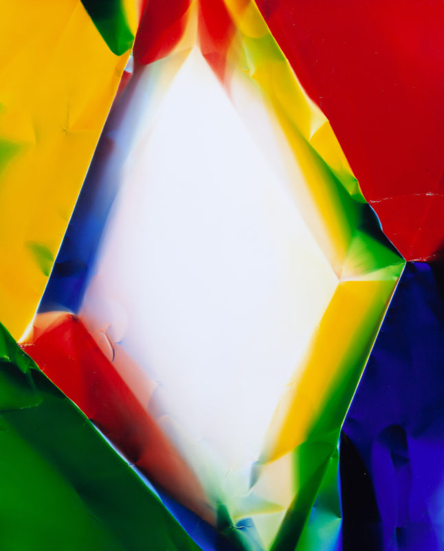 <h2 style="text-align: center">Ellen Carey : Mirrors of chance, la photographie expérimentale</h2>