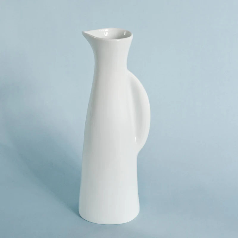 Le Suricate, pichet haut en porcelaine, Tsé & Tsé associées